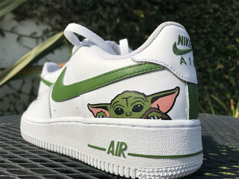 کفش اسپرت  نایک ایرفورس مدل  air force طرح Baby Yoda nike