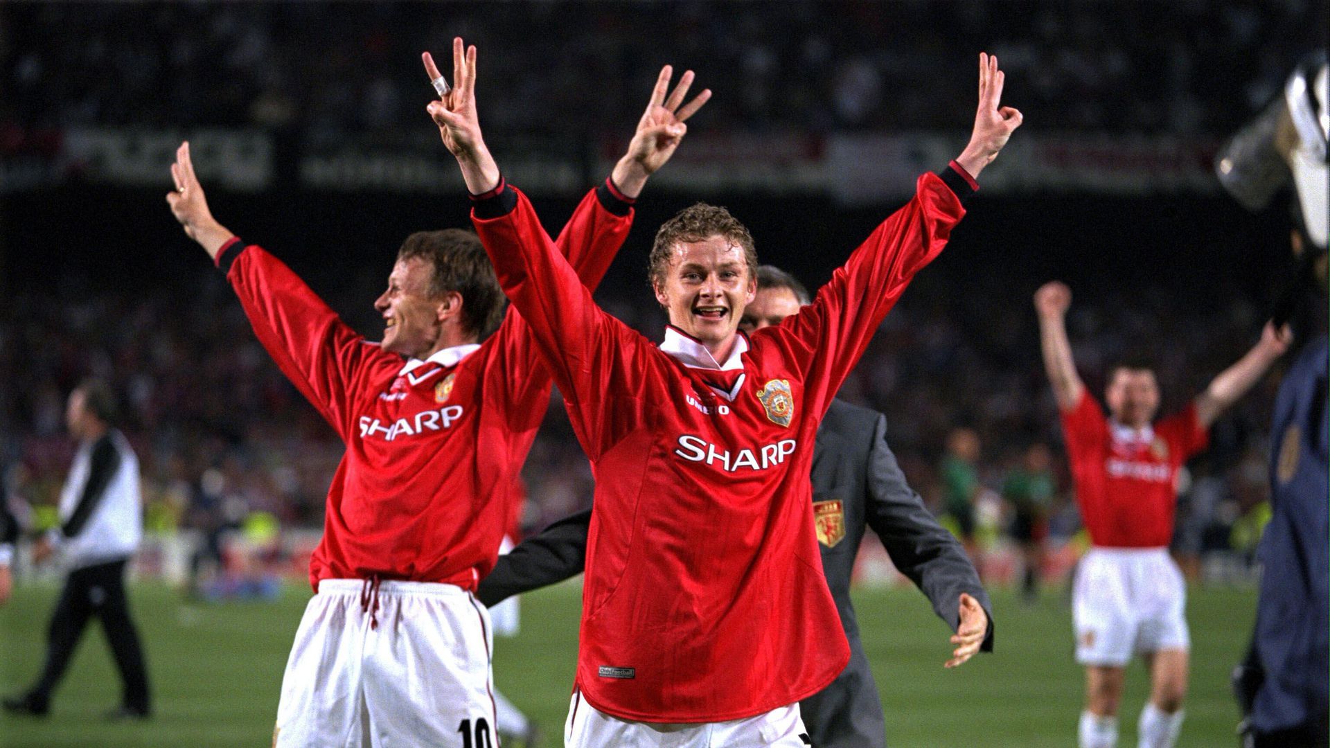 Final 1999 Manchester United 2 1 Bayern Munich - تاریخچه لیگ قهرمانان اروپا + بازی‌های به یاد ماندنی
